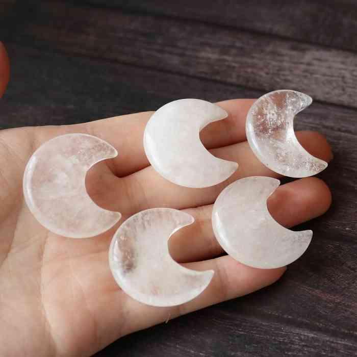 水晶 クォーツ MOON 月 型 カービング 1個 天然石 パワーストーン 