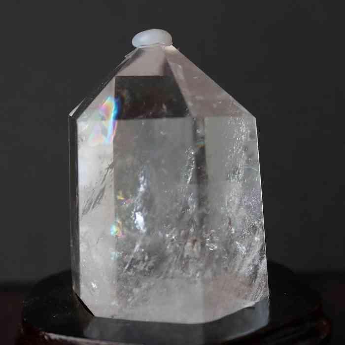 水晶 ポイント 六角柱 虹 台座付き 天然石 浄化 置物 パワーストーン