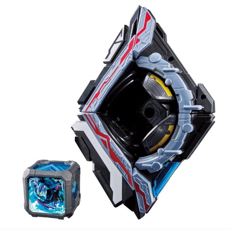 BANDAI（バンダイ） ウルトラマンブレイザー 電光変身 DXアークア