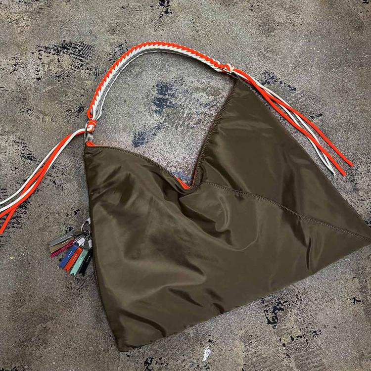 cheek cheek neon handle TA shoulder チーク ネオンハンドル