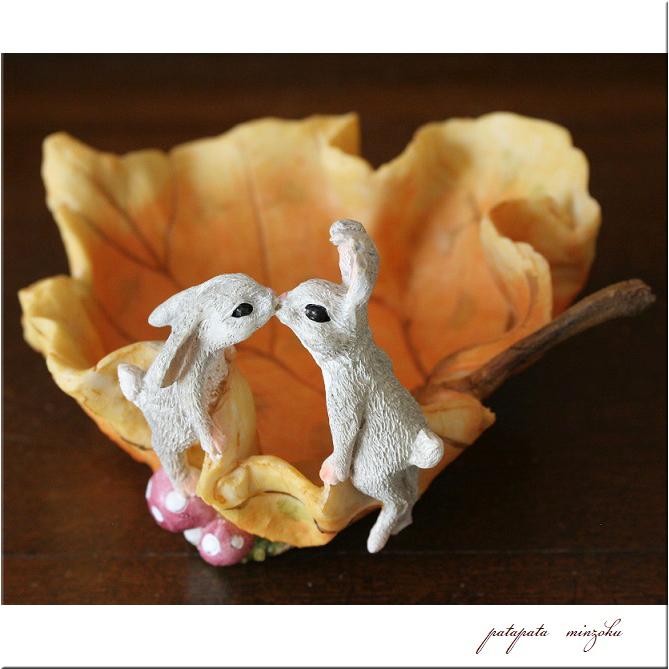 ペア ラビット メープル リーフ トレイ カエデ ウサギ オブジェ 小物入れ オーナメント 兎 うさぎ Ob286 パタパタ民族 通販 Yahoo ショッピング