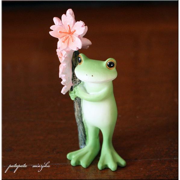 Copeau コポー 桜の枝を抱えるカエル ミドルサイズ 置物 ダイカイ