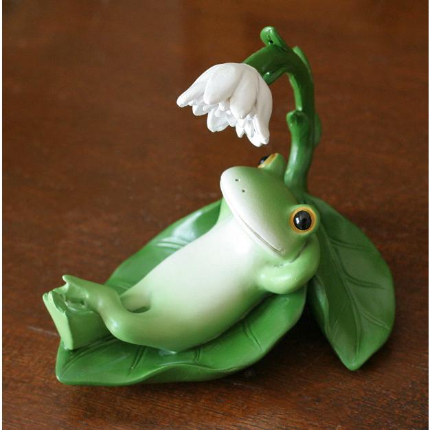 Copeau コポー 葉っぱの上に寝転ぶカエル 置物 ダイカイ オブジェ