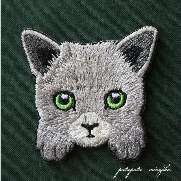 イギリスヴィンテージ 猫の刺繍ワッペン ボリュームスリーブトップス 猫 刺繍 ワッペン ロシアンブルー シール ＆ アイロン アップリケ