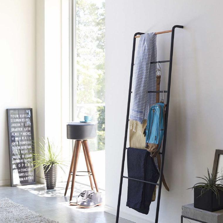 tower 山崎実業 ラダーハンガー タワー 収納 公式 ホワイト/ブラック 衣類収納 はしご 立て掛け 木製 スリム おしゃれ 見せる収納 送料無料