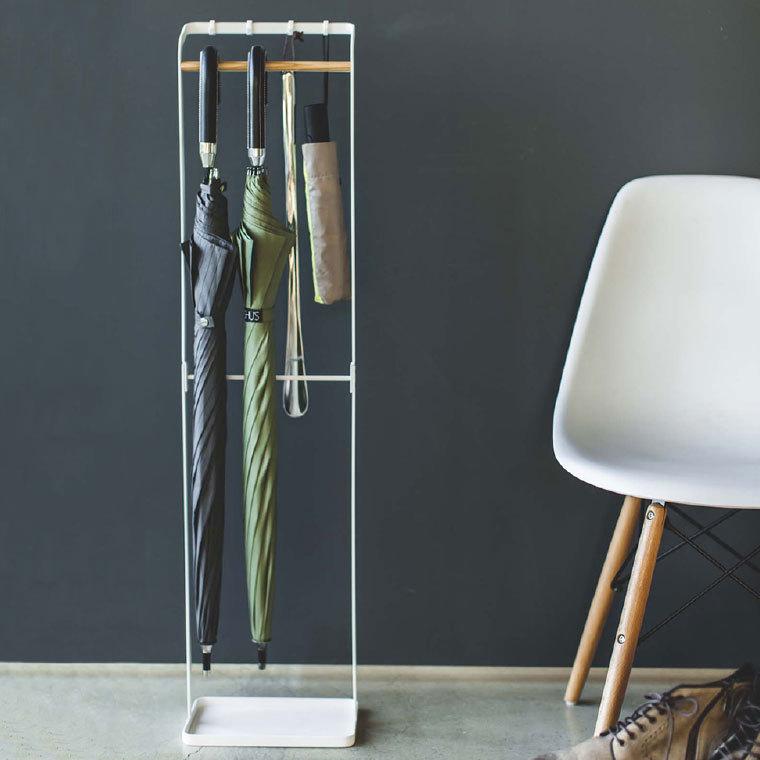tower 山崎実業 引っ掛けアンブレラスタンド タワー 傘立て 公式 ホワイト/ブラックスリム 玄関収納 折り畳み傘収納 フック付き 送料無料 | tower | 01