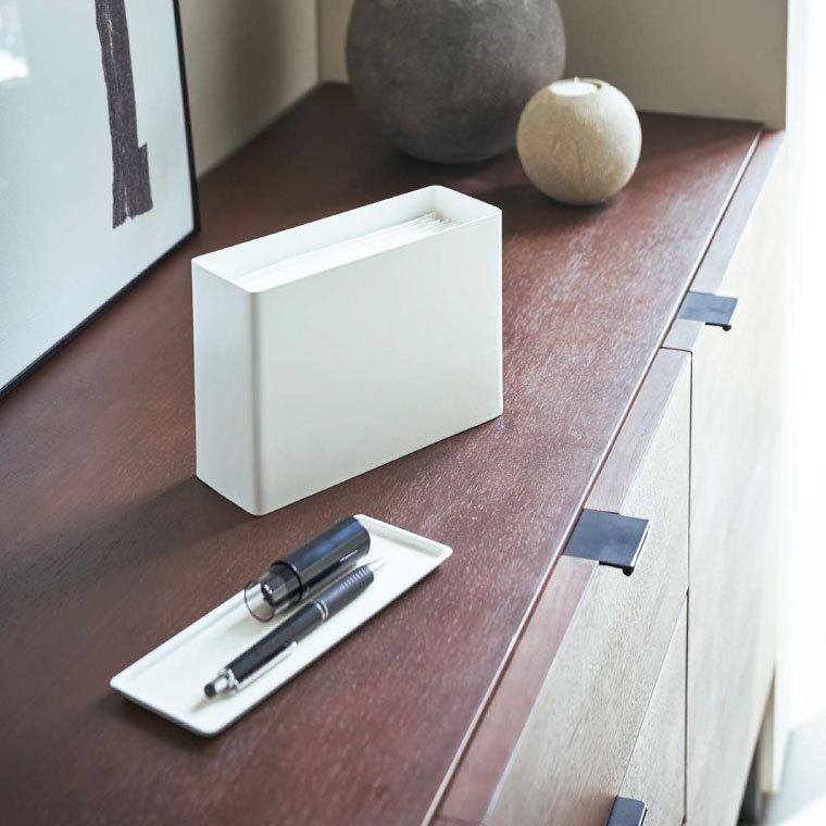 tower 山崎実業 マグネットマスクホルダー タワー 収納 公式 ホワイト/ブラック 送料無料 マスクケース 玄関 マスク入れ 使い捨てマスク収納 | tower | 01