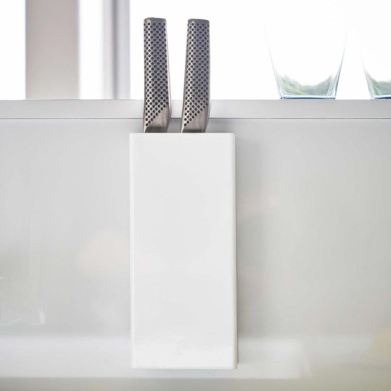 tower 山崎実業 マグネット包丁スタンド タワー キッチン 公式 ホワイト/ブラック 5148 5149 送料無料 包丁 スタンド 収納 壁 包丁スタンド ほうちょう | tower | 01