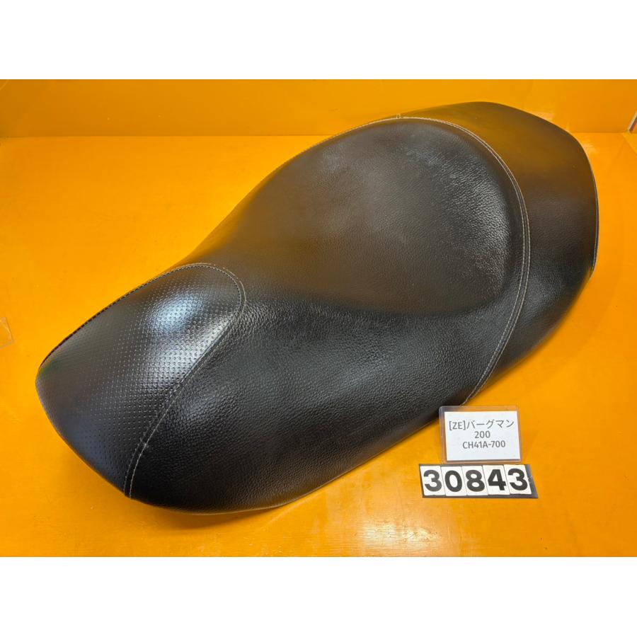 送料無料!!】[ZE 30843]スズキ SUZUKI バーグマン200 CH41A-700 シート