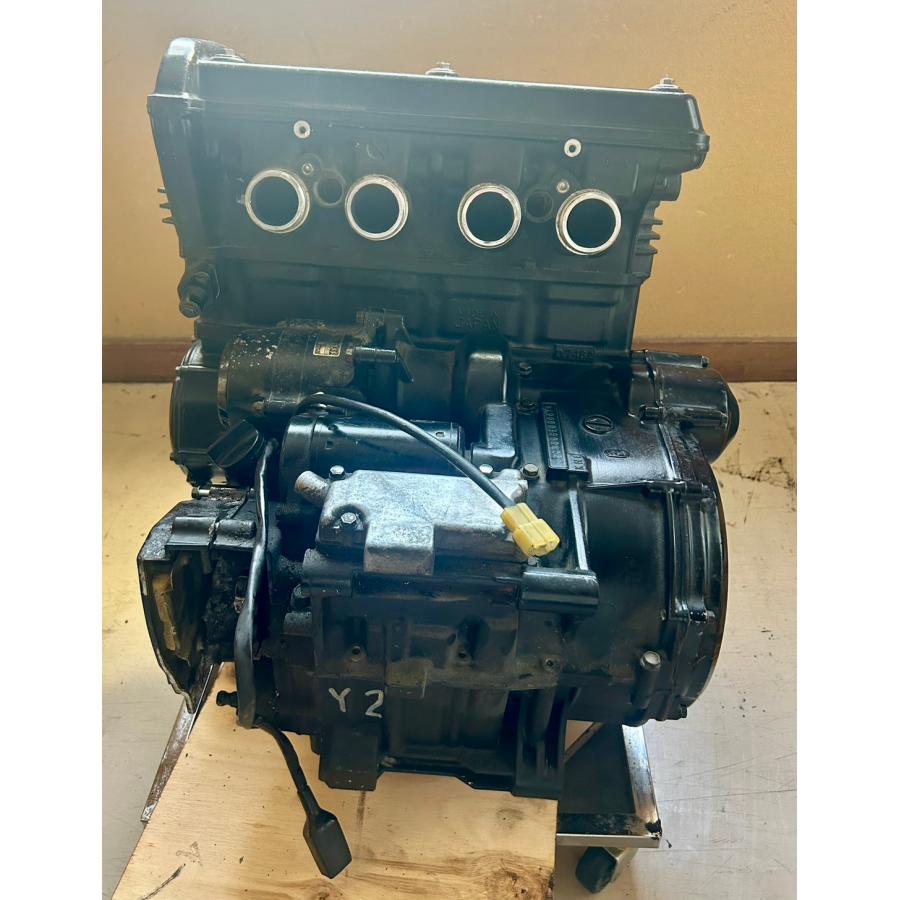 送料無料!!】[ZF 31030]カワサキ KAWASAKI GPZ750 ZX750G-000 エンジン