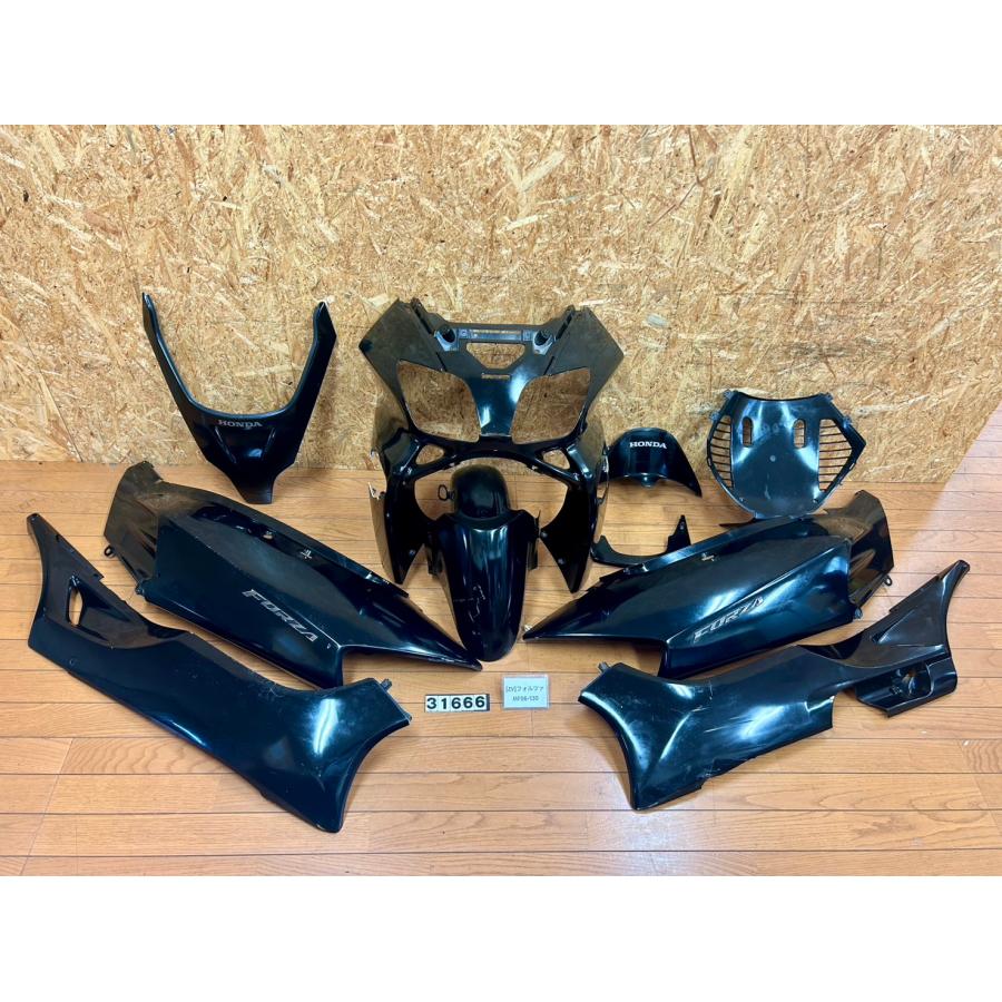 ㅇㅅㅇ出品 送料無料!!】[ZV 31666]@ホンダ HONDA フォルツァ MF06-130 外装カウル