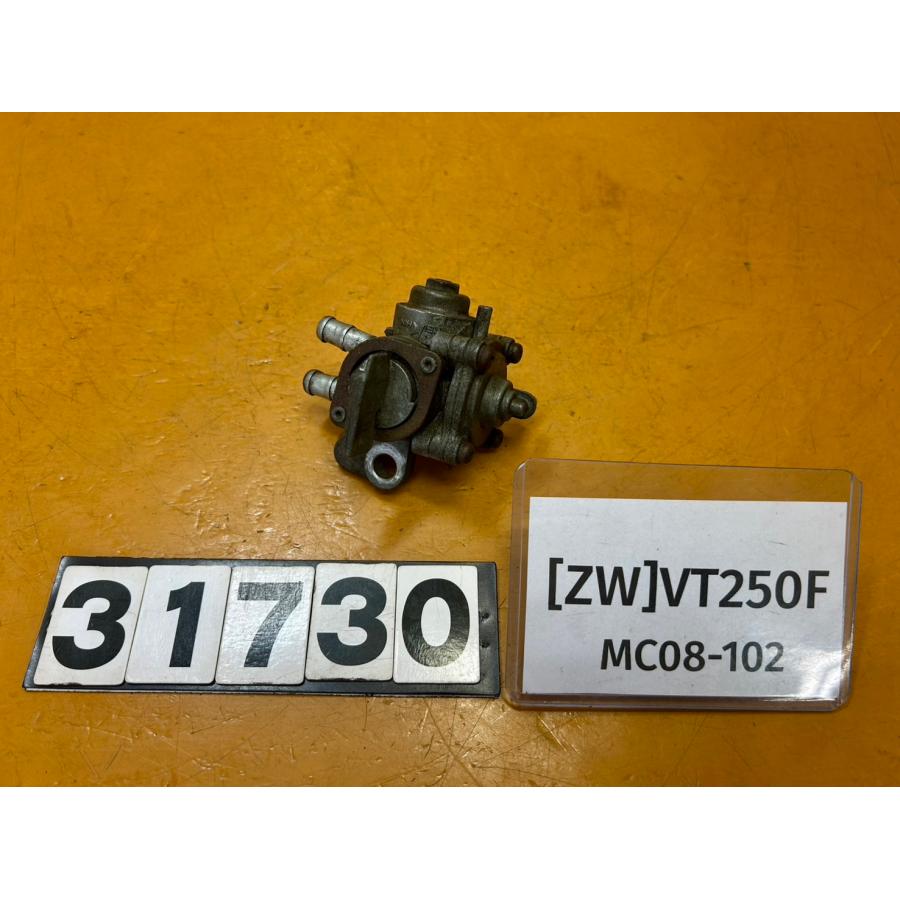 送料無料!!】[ZW 31730]ホンダ HONDA VT250F MC08-102 燃料コック