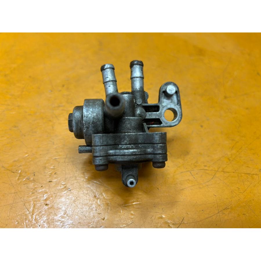 送料無料!!】[ZW 31730]ホンダ HONDA VT250F MC08-102 燃料コック