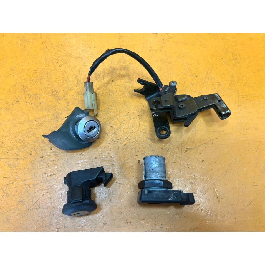 送料無料!!】[AAH 32345]@スズキ SUZUKI スカイウェイブ250 CJ42A-104
