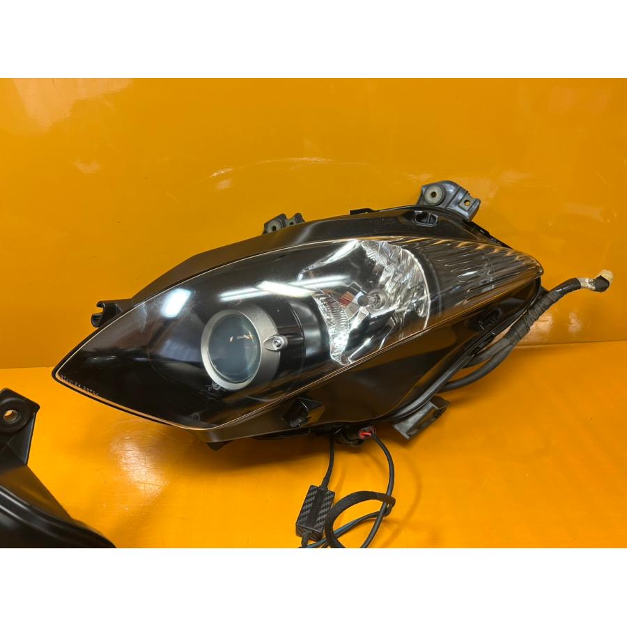 【送料無料!!】[ABN 34076]@ヤマハ YAMAHA マジェスティ250 SG20J-005 ヘッドライト 左右の画像