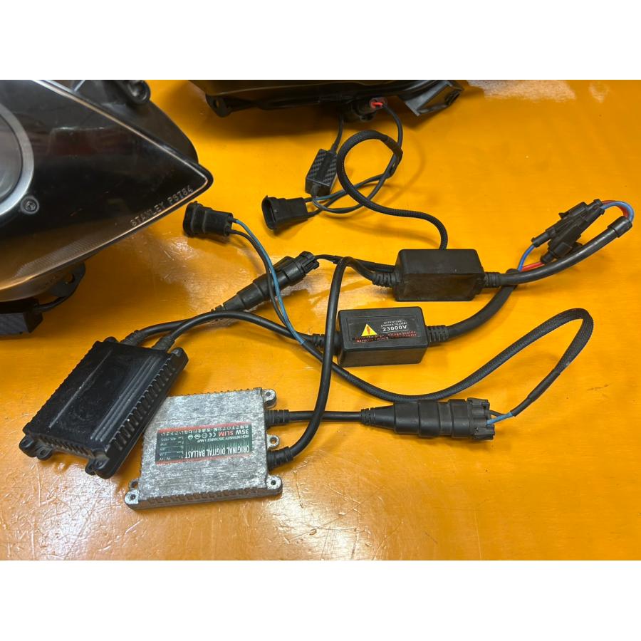 【送料無料!!】[ABN 34076]@ヤマハ YAMAHA マジェスティ250 SG20J-005 ヘッドライト 左右の画像