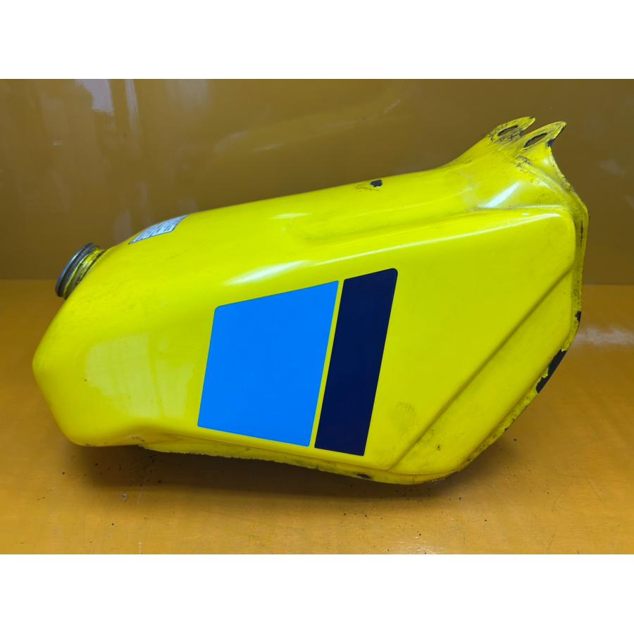 【送料無料!!】[ABP 34137]@スズキ SUZUKI RA125 SF13A-117 タンク 割れ・錆多々あり_1