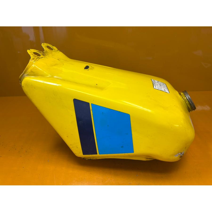 【送料無料!!】[ABP 34137]@スズキ SUZUKI RA125 SF13A-117 タンク 割れ・錆多々あり_4