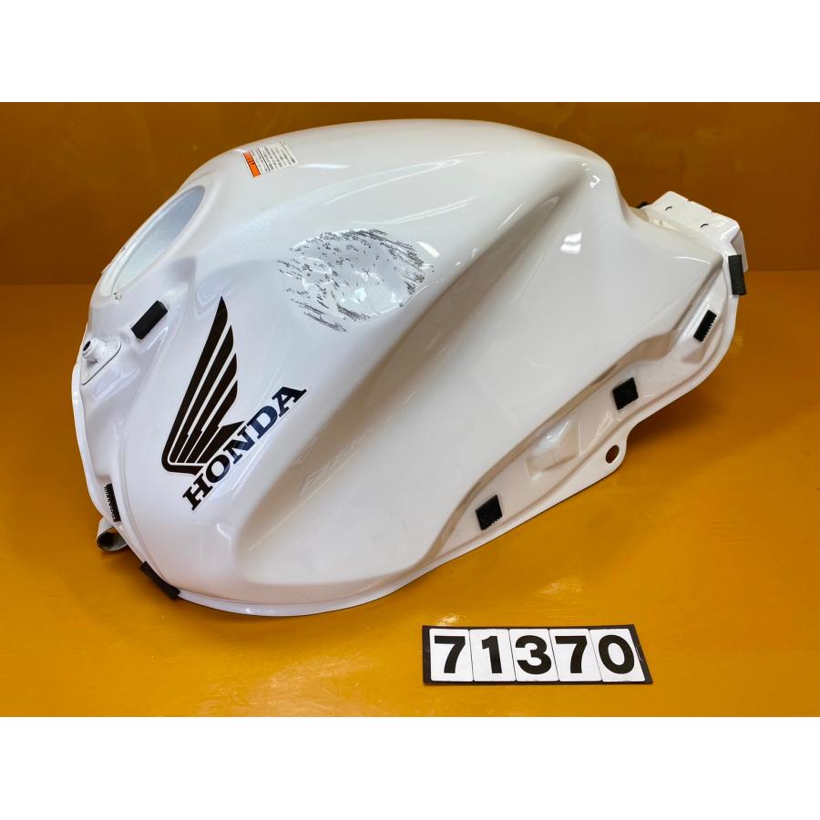 送料無料!!】71370 中古 HONDA ホンダ CBR650R CB650R RH17 タンク