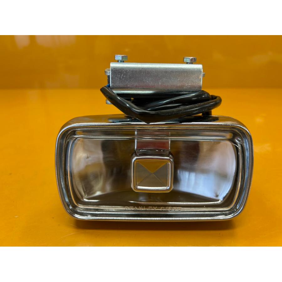 送料無料!!】72527 新品？ 車 フォグランプ ライト 当時物 旧車 06342