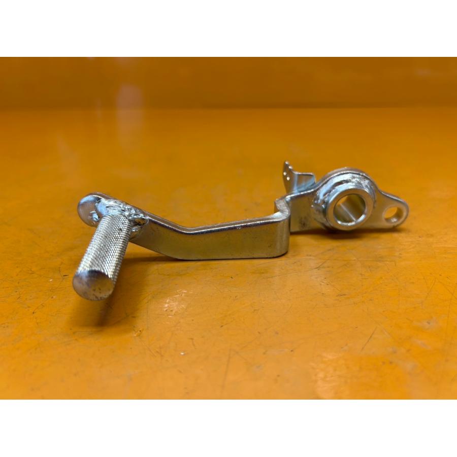 【送料無料!!】75215 新品 YAMAHA ヤマハ TZR50 純正ブレーキペダル リアペダル 3TU-27211-00 錆ありの画像