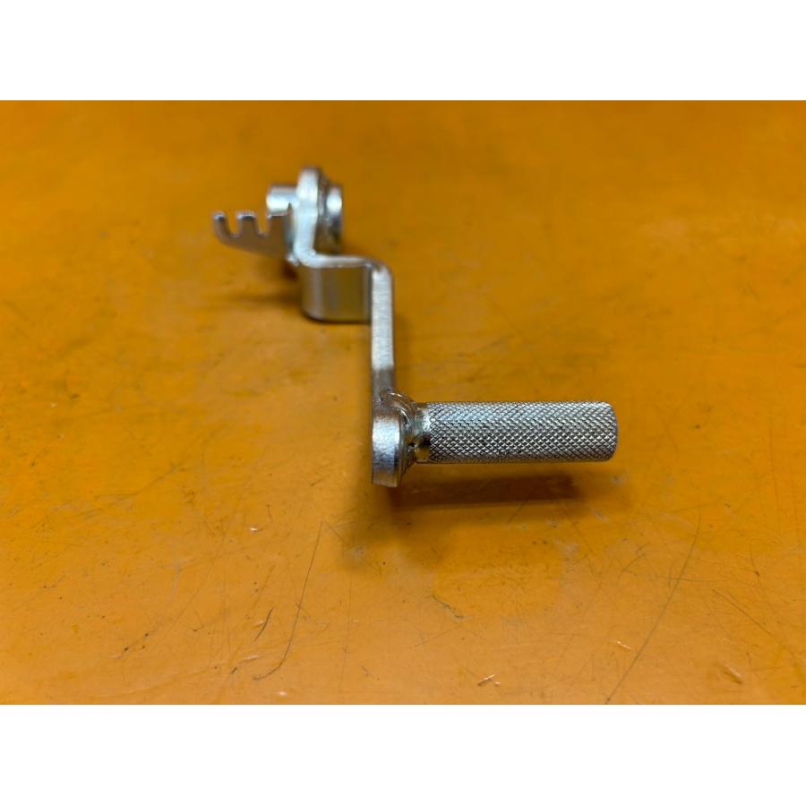 【送料無料!!】75215 新品 YAMAHA ヤマハ TZR50 純正ブレーキペダル リアペダル 3TU-27211-00 錆ありの画像