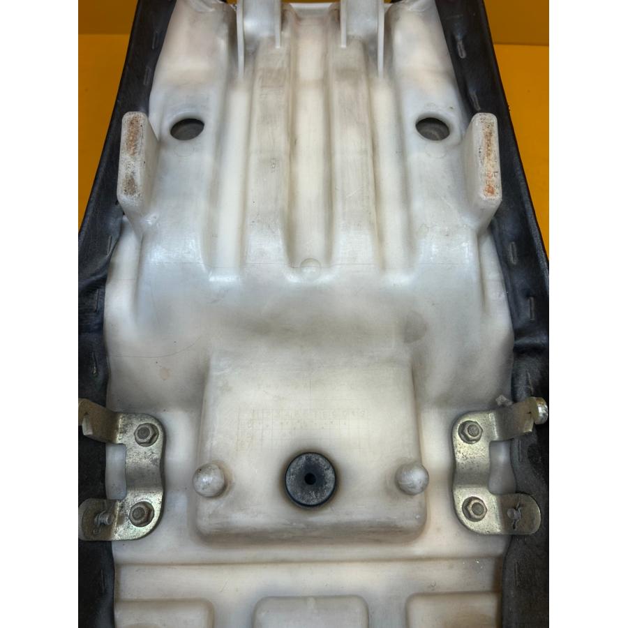 送料無料!!】75682 中古 YAMAHA ヤマハ FZ250 フェザー 1KG シート