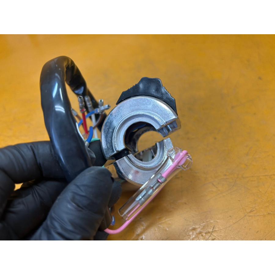 【送料無料!!】75803 新品 HONDA ホンダ スーパーカブC50 AA01 70 90 ハンドルスイッチ 左 35150-086-721の画像