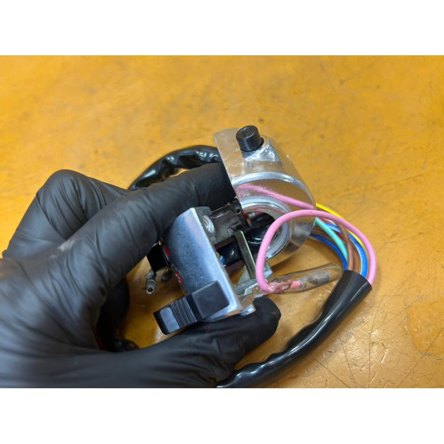 【送料無料!!】75803 新品 HONDA ホンダ スーパーカブC50 AA01 70 90 ハンドルスイッチ 左 35150-086-721の画像