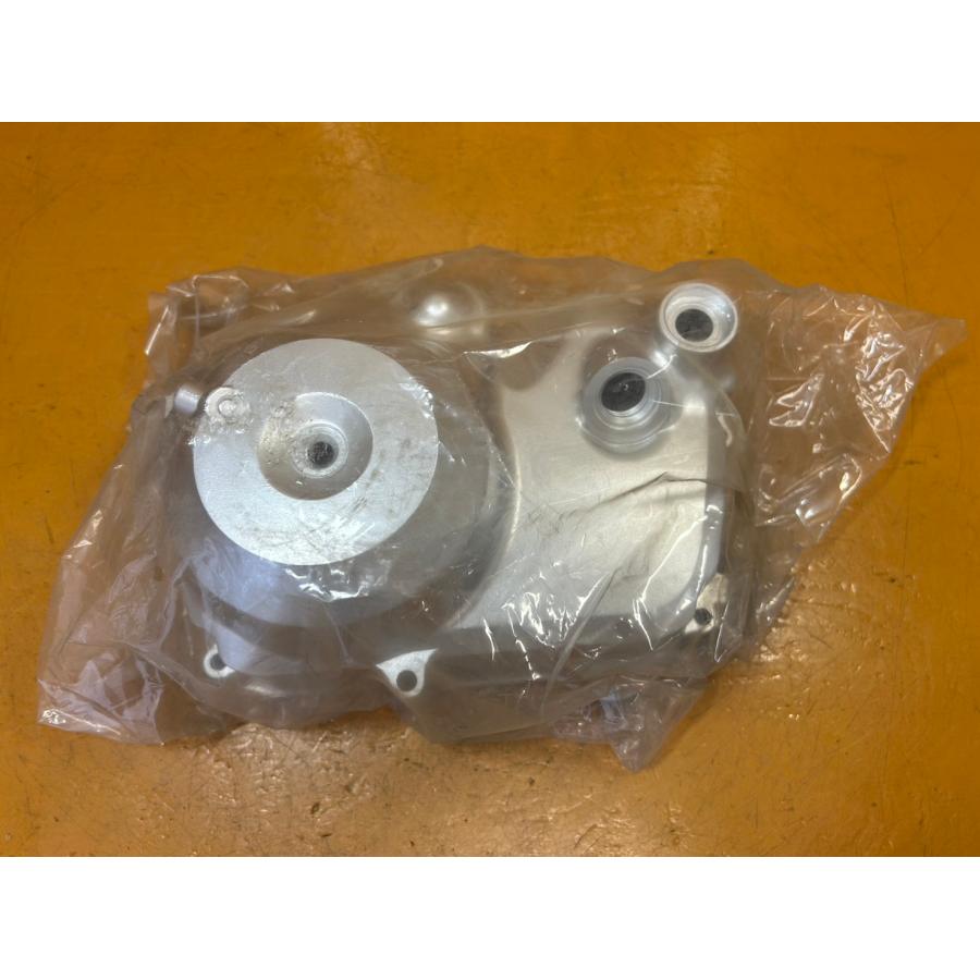 【送料無料!!】75824 新品 HONDA ホンダ スーパーカブ プレスカブ AA01 C50 クランクケース カバー 右 11330-GB4-680の画像