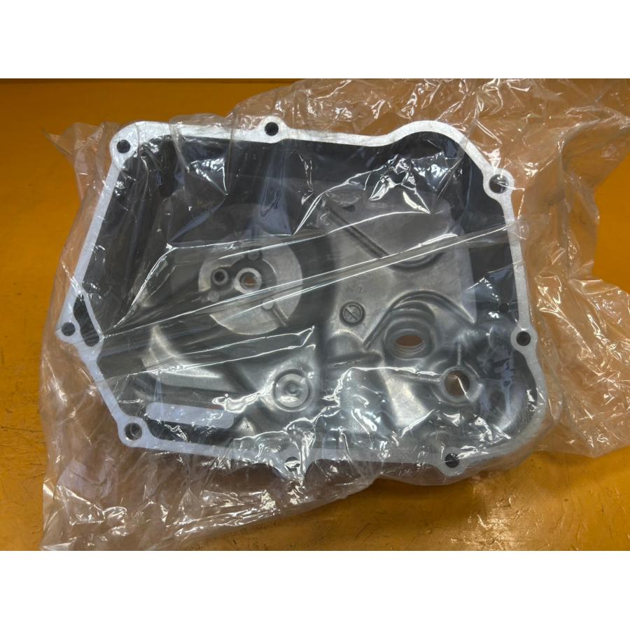 【送料無料!!】75824 新品 HONDA ホンダ スーパーカブ プレスカブ AA01 C50 クランクケース カバー 右 11330-GB4-680の画像
