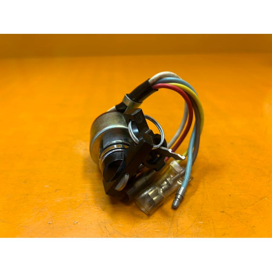 【送料無料!!】76087 新品 KAWASAKI カワサキ 27005-032 キーセット メイン スイッチ