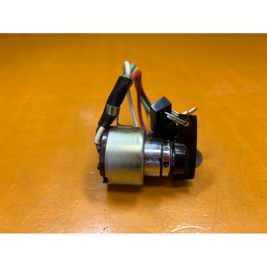 【送料無料!!】76087 新品 KAWASAKI カワサキ 27005-032 キーセット メイン スイッチ