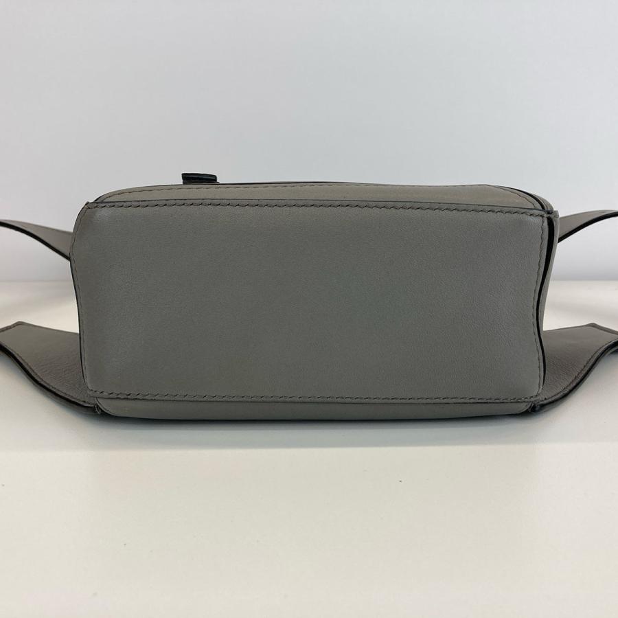 LOEWE（ロエベ） パズル バムバッグ ボディバッグ レザー グレー