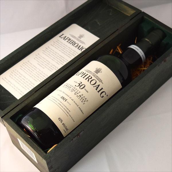 SUNTORY ラフロイグ 30年 750ml 43% 正規品・木箱付き SUNTORY ラフロイグ 30年 750ml 43% 正規品・木箱付き