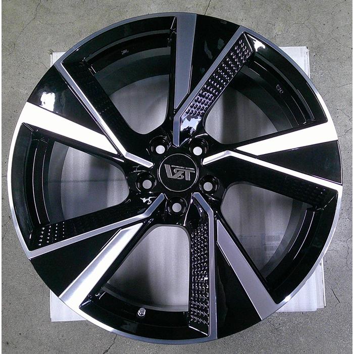 ICE ASIMMETRICO 18インチスタッドレスタイヤホイールセット新品4本