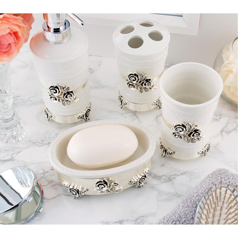 お1人様1点限り 送料無料 バラをあしらったアクリル製バスグッズ シアーローズ ダストボックス ダストボックス ゴミ箱 ごみ箱 ごみばこ くず箱 くず入れ ゴミ入れ ごみ入れ おしゃれ 薔薇 ばら バラ 花 フラワー ローズ 花柄 セール開催中 Ponyclubradzymin Pl