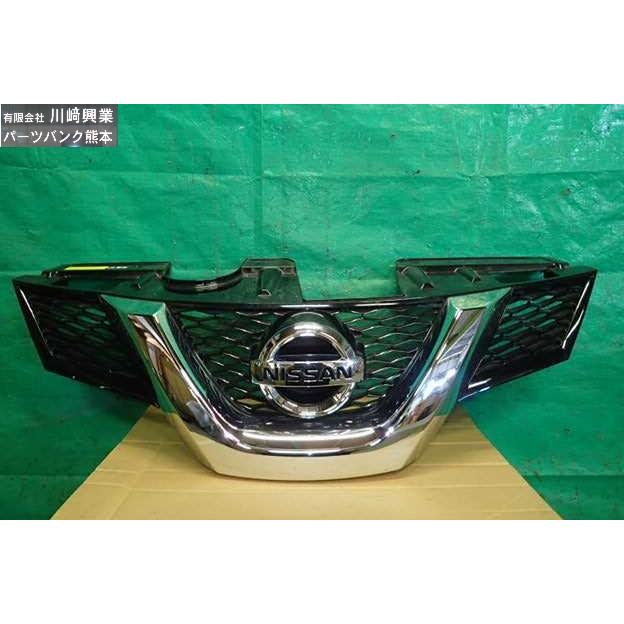 日産　エクストレイル　T３２　フロントグリル 62310 4CE0A (10) エクストレイル T32 ラジエータグリル フロントグリル クロ メッキ