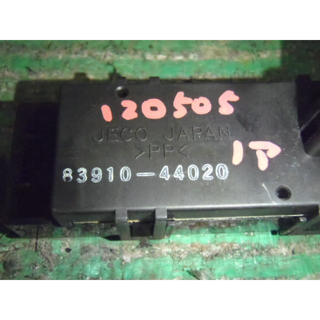 いち トヨタハリア60系のハザードスイッチ兼時計