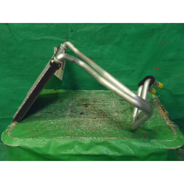 トヨタ（TOYOTA） ウィッシュ UA-ZNE10G ヒーターコア 87107-21010