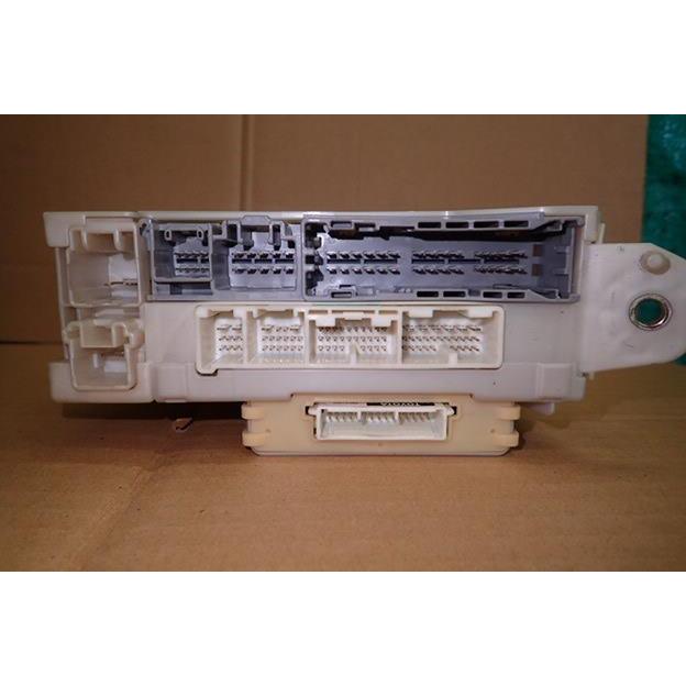 クラウン GRS182 右ジャンクションブロック 82730-30130 : 有限会社