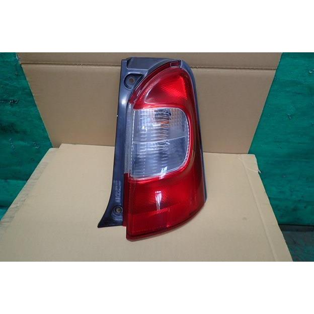 ダイハツ（DAIHATSU） エッセ L235S 右テールランプ TOKAIDENSO 20506R 