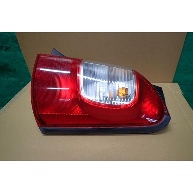ダイハツ（DAIHATSU） エッセ L235S 右テールランプ TOKAIDENSO 20506R 