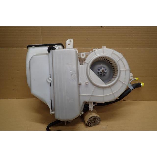 トヨタ（TOYOTA） イプサム ACM21W リア エバポレーター 88500-44040