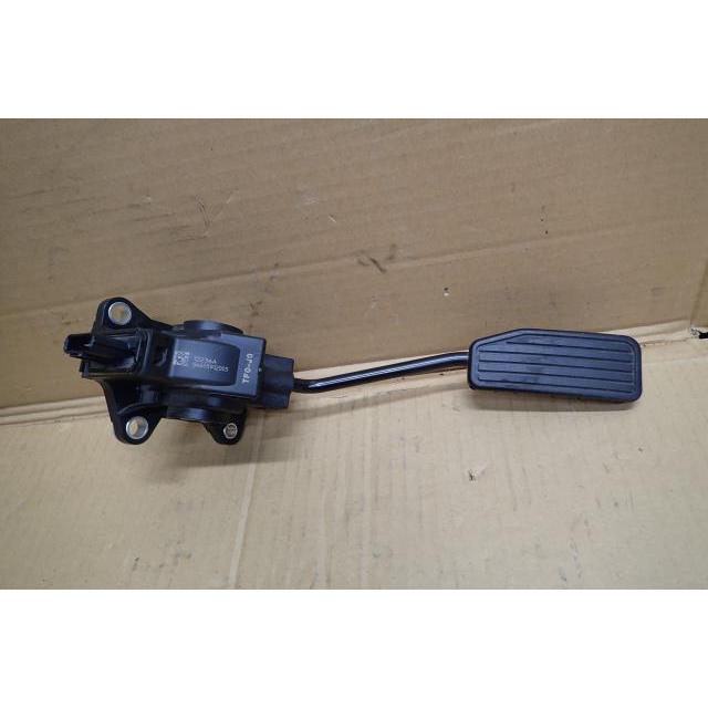 ホンダ（HONDA） フィットシャトル DAA-GP2 アクセルペダル TF0-J0