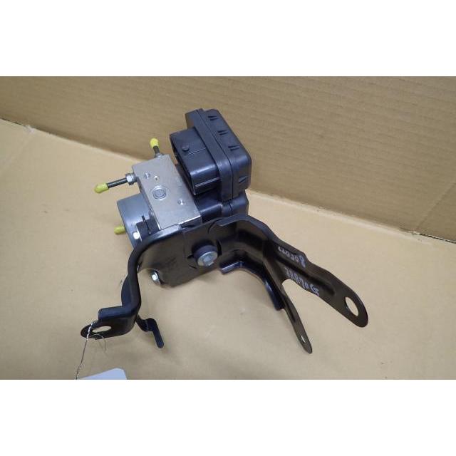 ヴォクシー ZRR70G ABSアクチュエーター 44510-28160 : 有限会社川崎