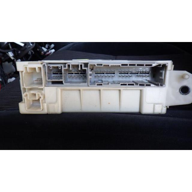 アルファード DBA-ANH20W ジャンクションブロック 右 82730-58040A 