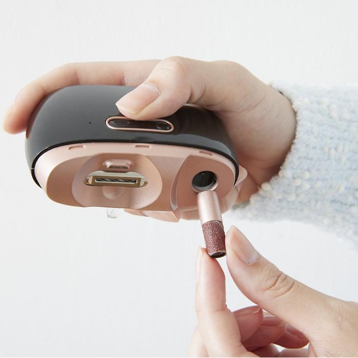 新品　完売商品POLA ネイルグロウ　定価￥11,800 電動爪削り カロスビューティーテクノロジー Rooomy 電動爪切り 爪きれるん RM