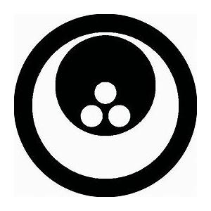 家紋シール 真向かい月に三つ星紋 直径4cm 丸型 白紋 4枚セット Ks44m 1939w Ks44m 1939w Pc Supply 通販 Yahoo ショッピング