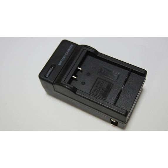 送料無料】PENTAX D-Li68/FUJIFILM NP-50対応互換急速充電器 Optio S10 